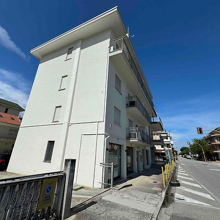 Family Apartment Piazza Milano - Jesolo ภายนอก รูปภาพ