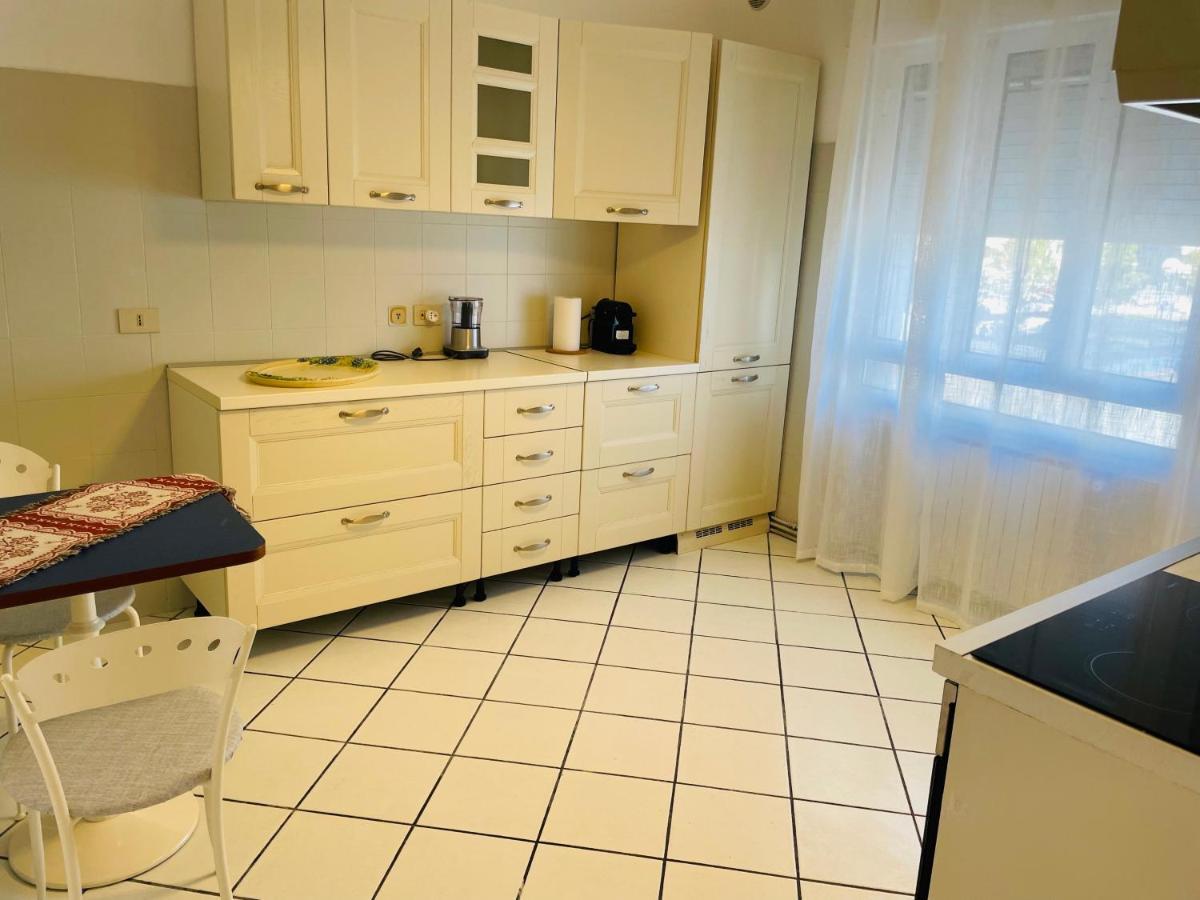 Family Apartment Piazza Milano - Jesolo ภายนอก รูปภาพ