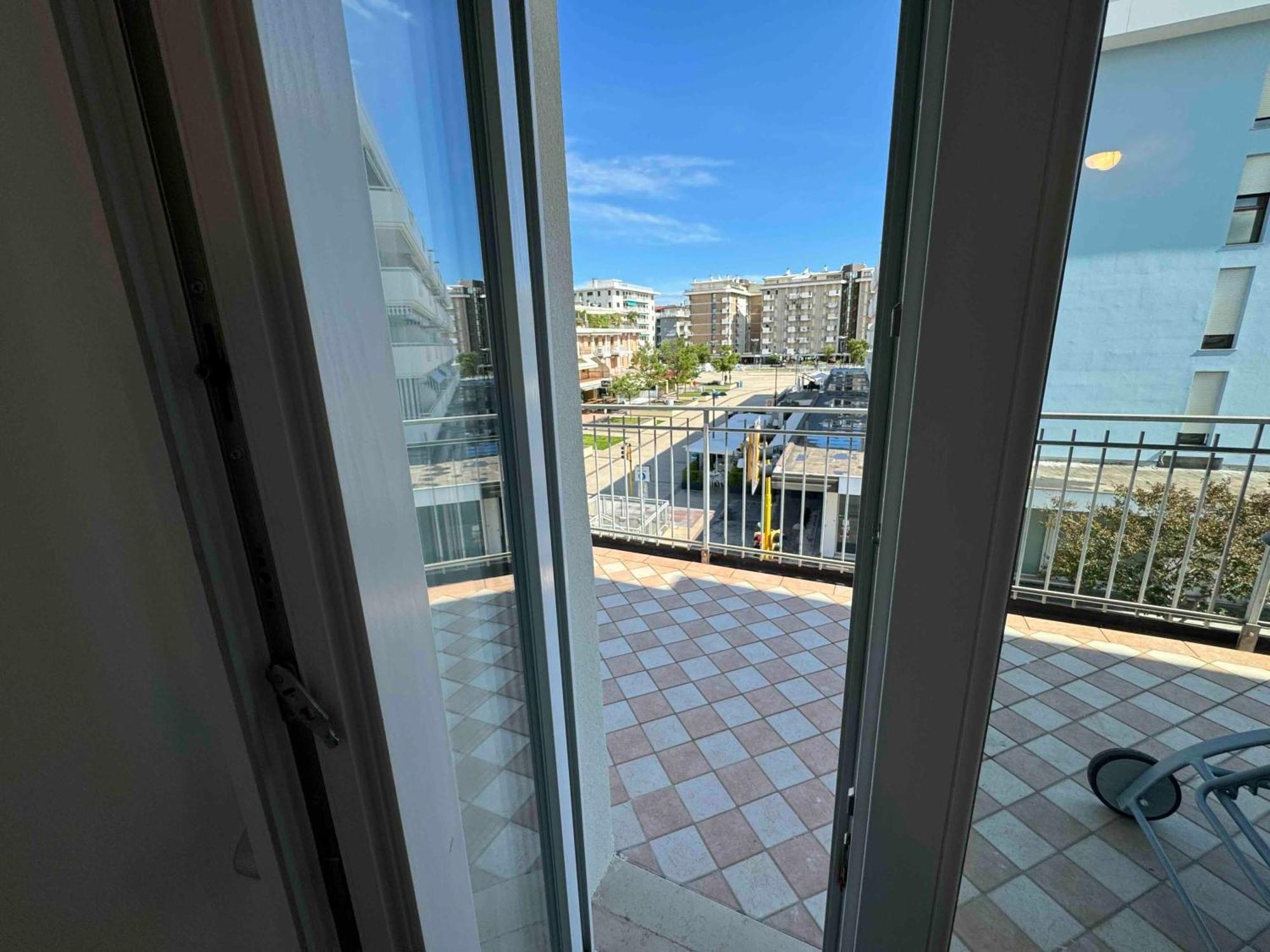 Family Apartment Piazza Milano - Jesolo ภายนอก รูปภาพ